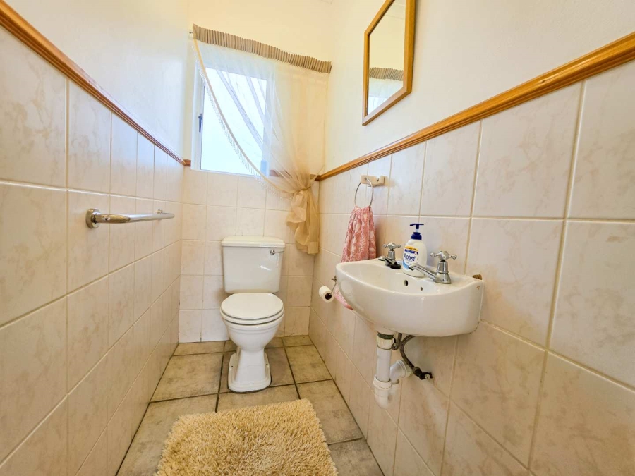 4 Bedroom Property for Sale in Stilbaai Wes Western Cape